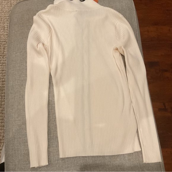 Nice jacket for women, knitwear 
Off white, M size - Picture 4 of 4